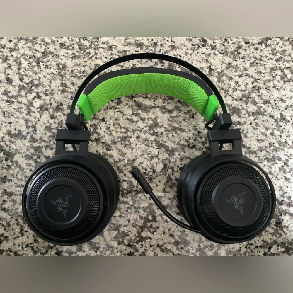 RAZER NARI ULTIMATE GAMING HEADSET
